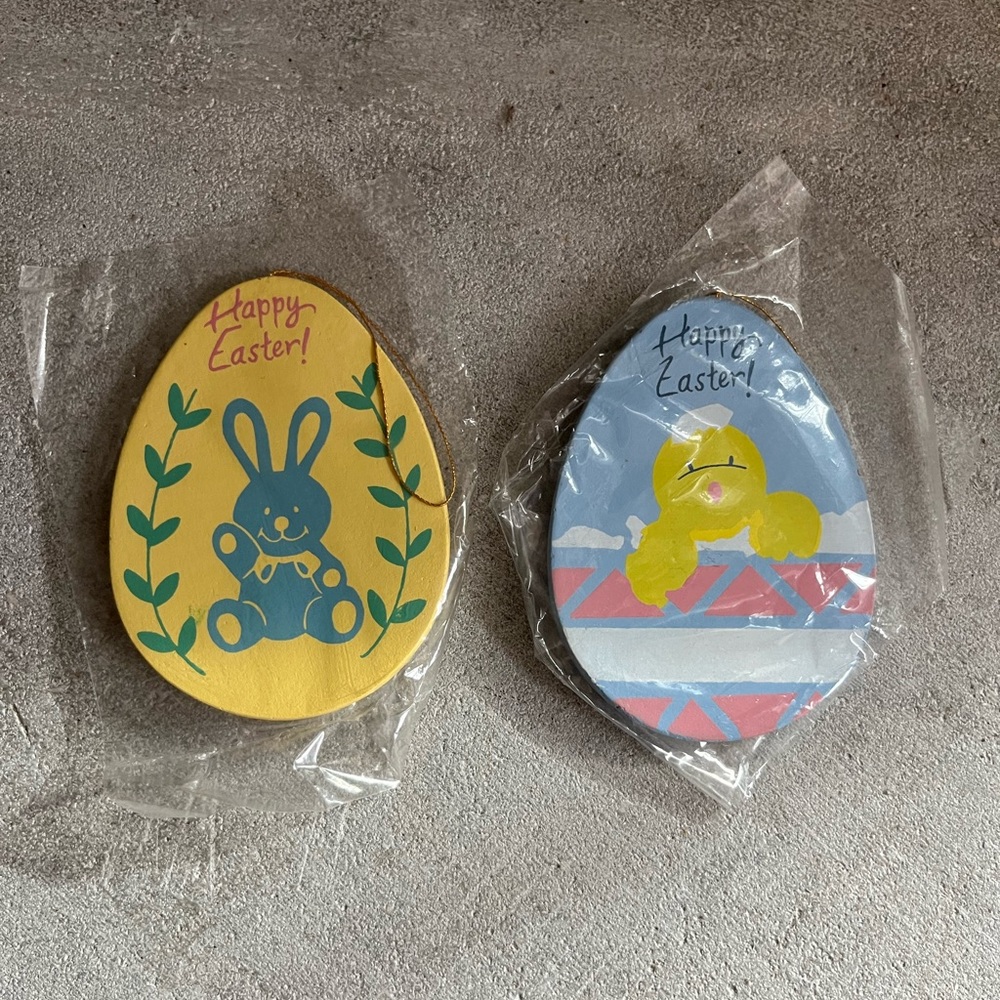 🔴 Vintage hand painted Easter ornament wooden magnet bunny chick